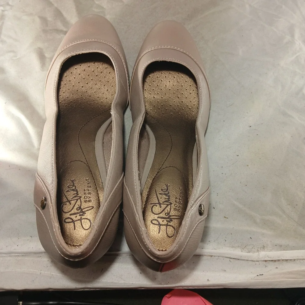 Life Stride Beige Wedge Pumps